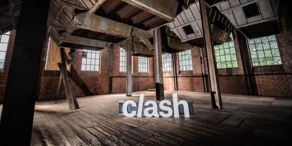 Clash presenteert